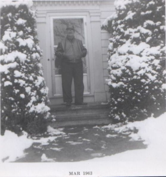 Lionel in snow Gra Gra house